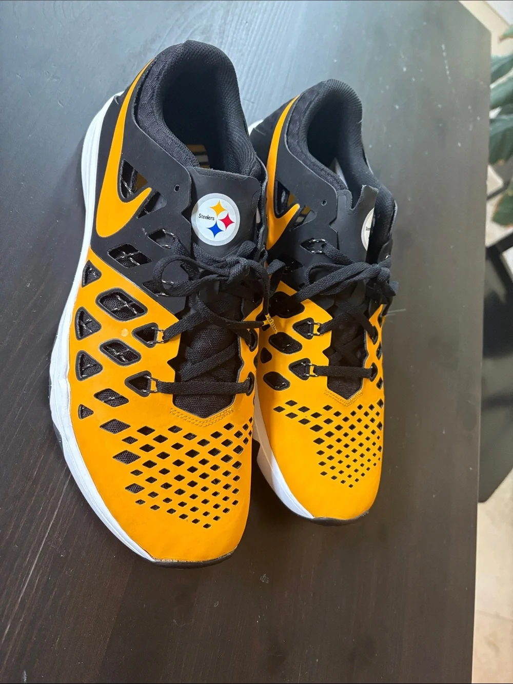 Nike limited edition steelers shoes size 13 only ever worn once